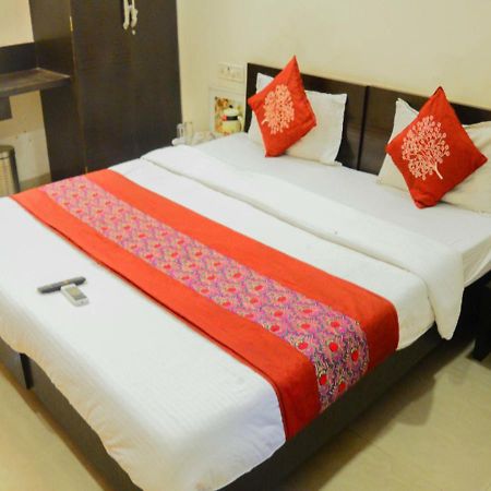 Hotel Royal Palace - 150 Meters From Mahakal Temple Ujjain Ngoại thất bức ảnh