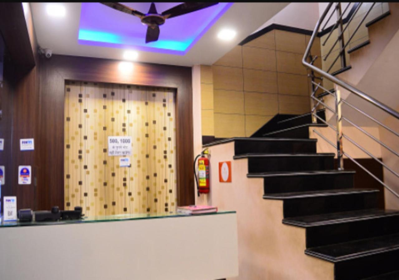 Hotel Royal Palace - 150 Meters From Mahakal Temple Ujjain Ngoại thất bức ảnh